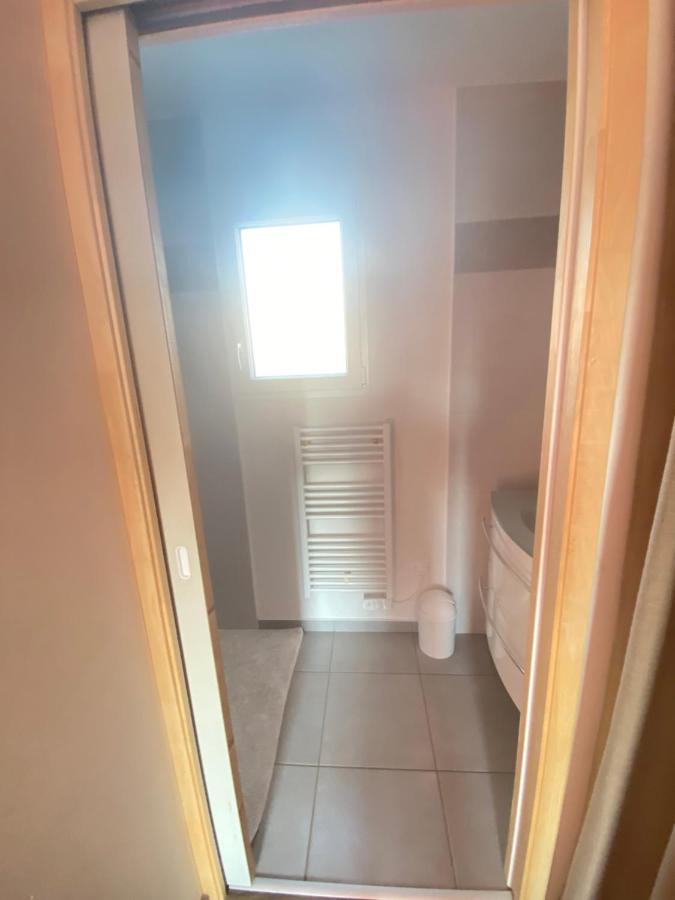 Chambre Douillette, Calme, Lit Queen Size Wifi Avrille  ภายนอก รูปภาพ